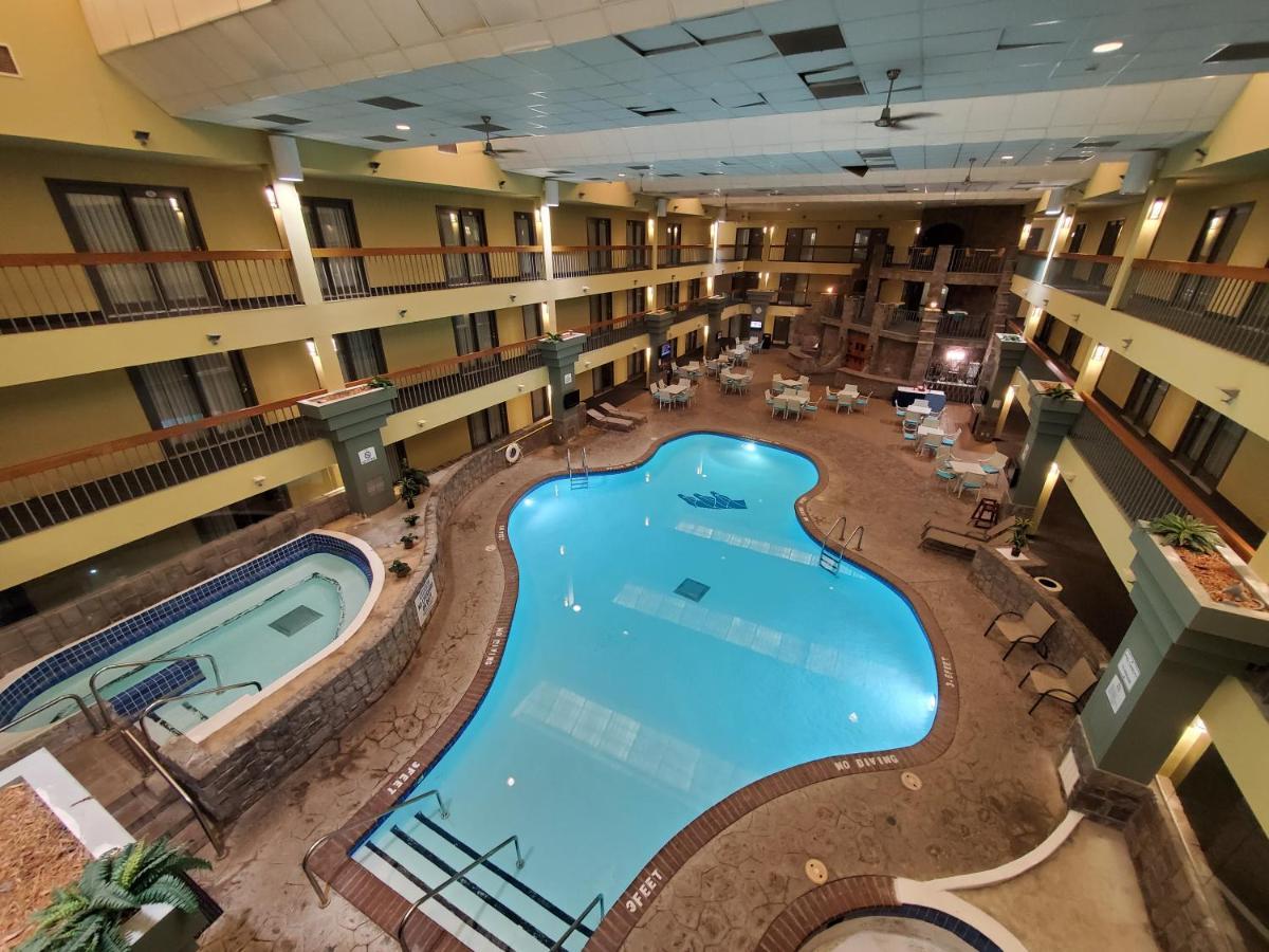 Baymont By Wyndham Shakopee Hotel Exterior photo