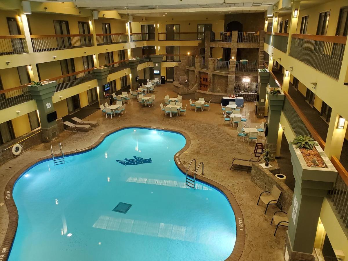 Baymont By Wyndham Shakopee Hotel Exterior photo