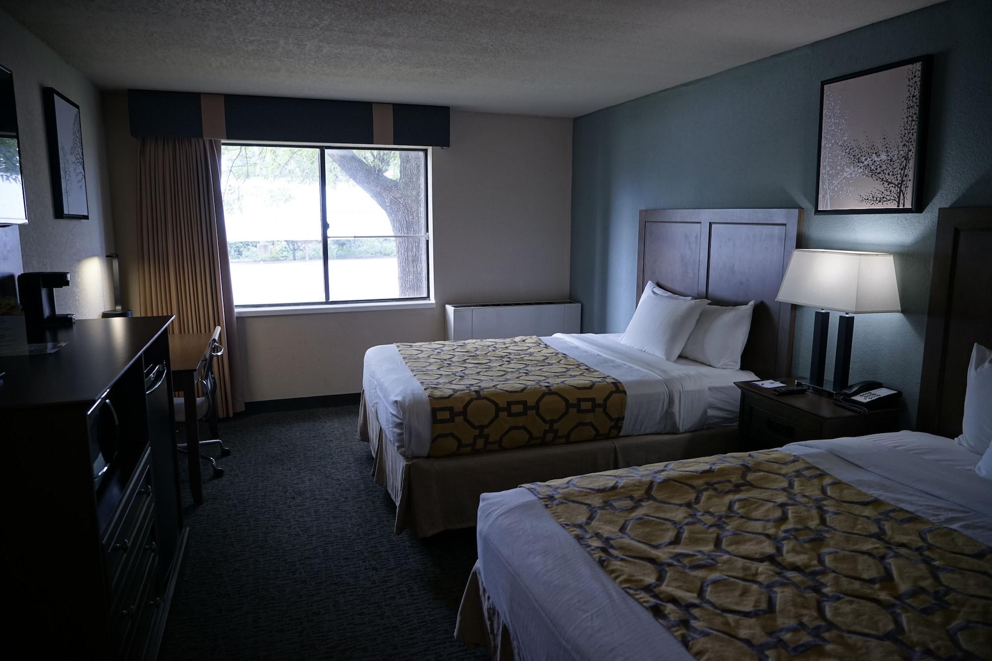 Baymont By Wyndham Shakopee Hotel Exterior photo
