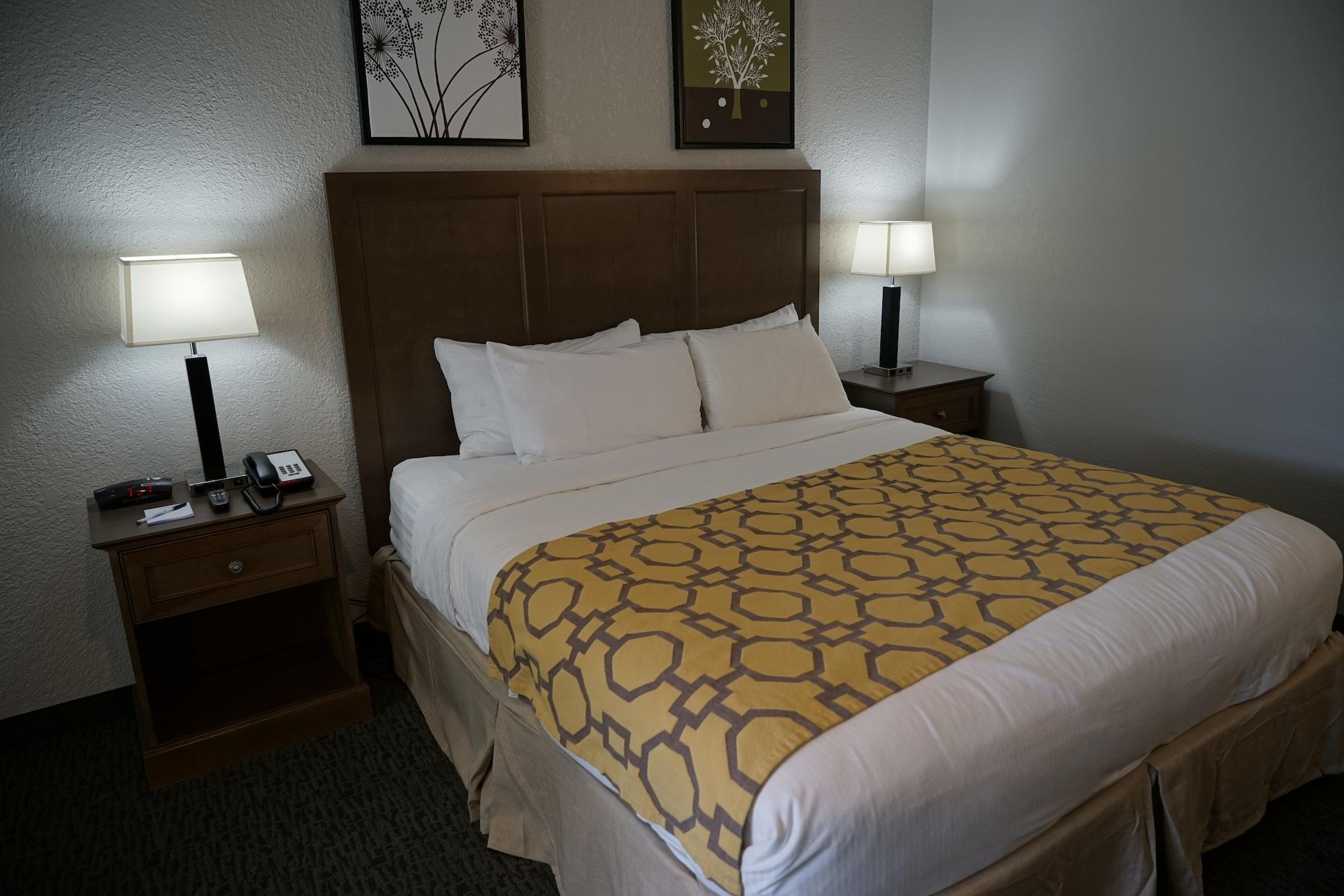 Baymont By Wyndham Shakopee Hotel Exterior photo