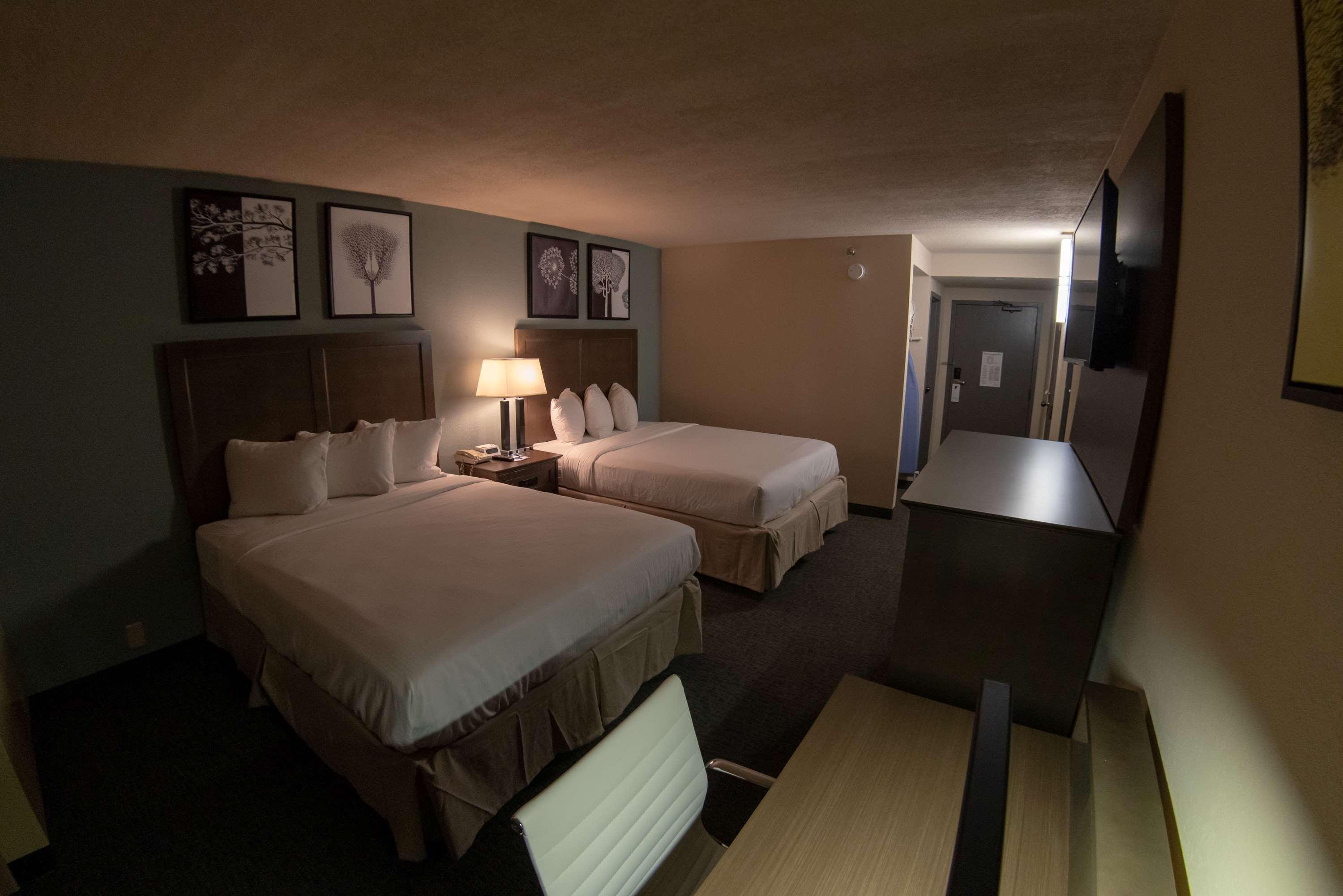 Baymont By Wyndham Shakopee Hotel Exterior photo