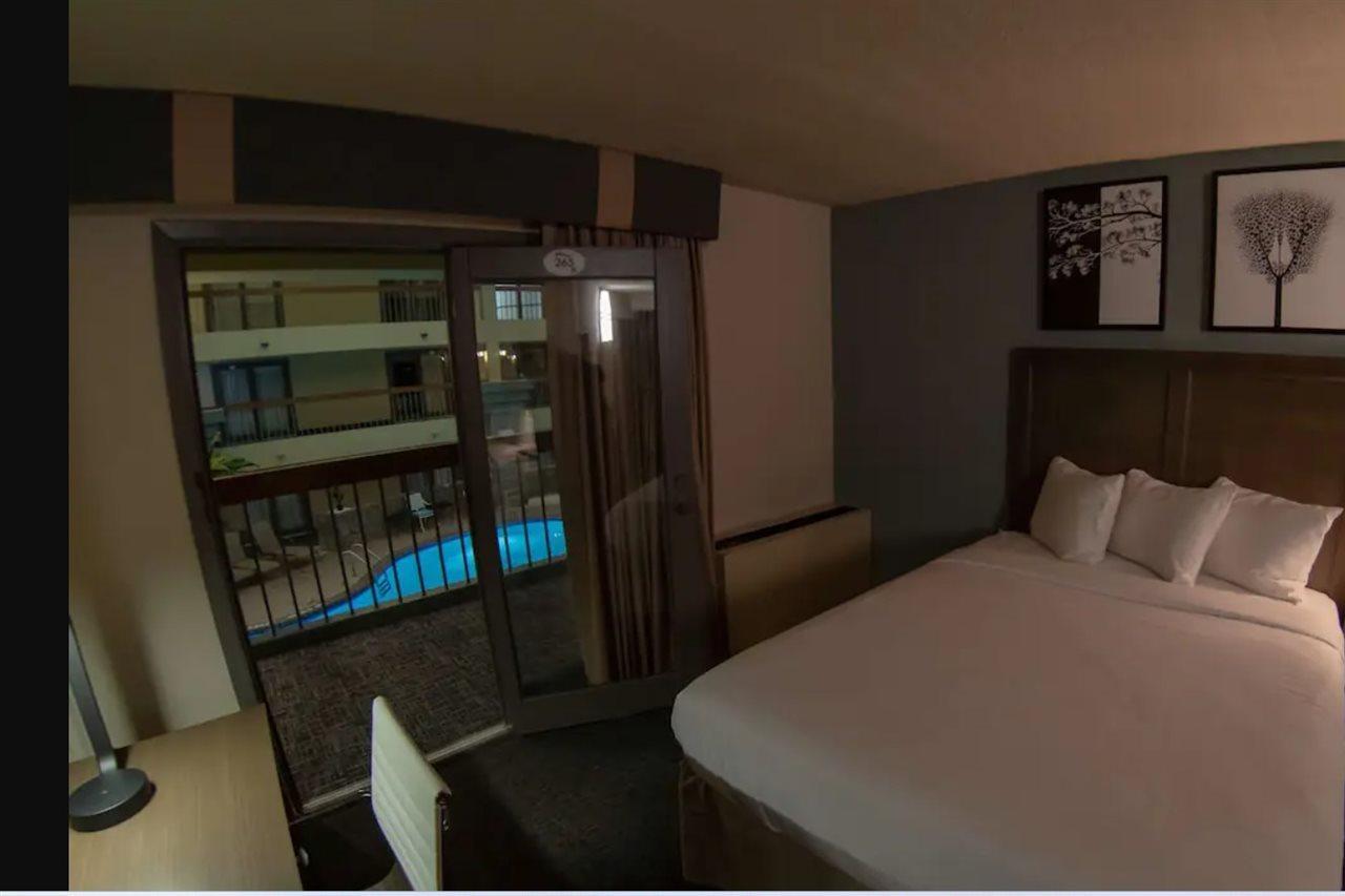 Baymont By Wyndham Shakopee Hotel Exterior photo