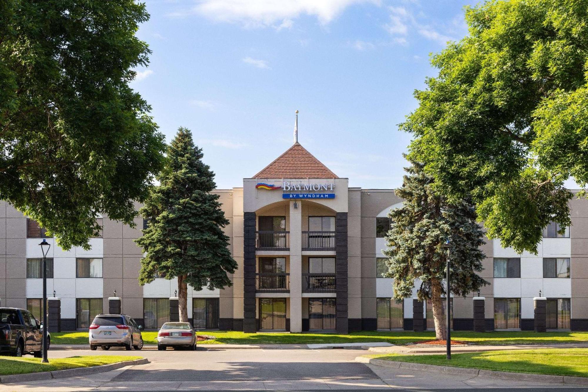 Baymont By Wyndham Shakopee Hotel Exterior photo