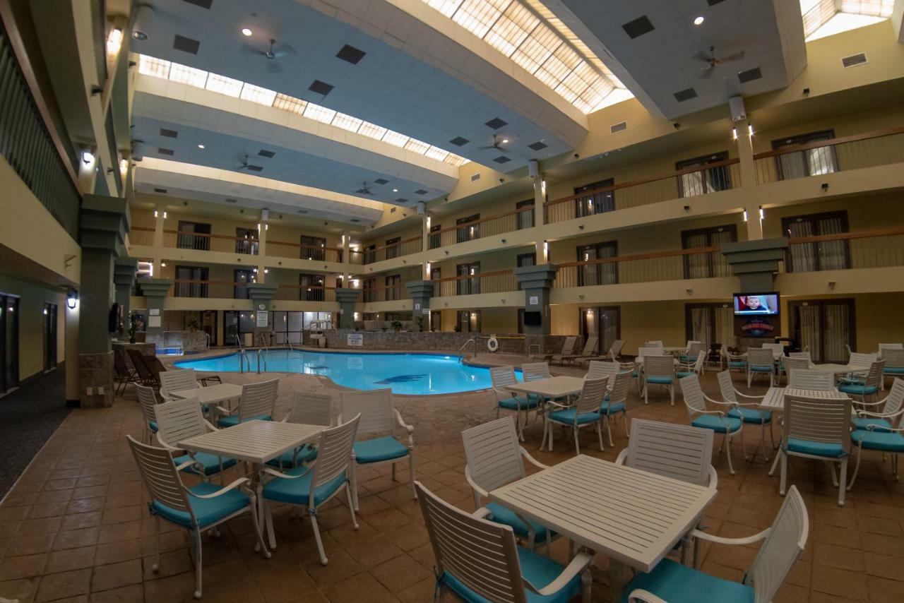 Baymont By Wyndham Shakopee Hotel Exterior photo